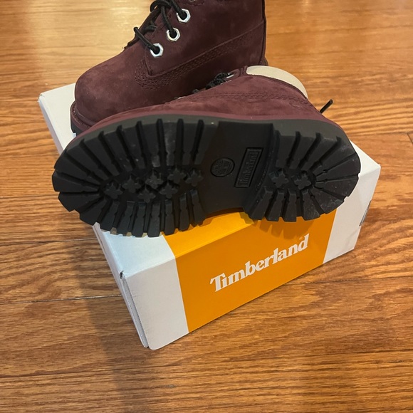 Too small - Picture 3 of 3